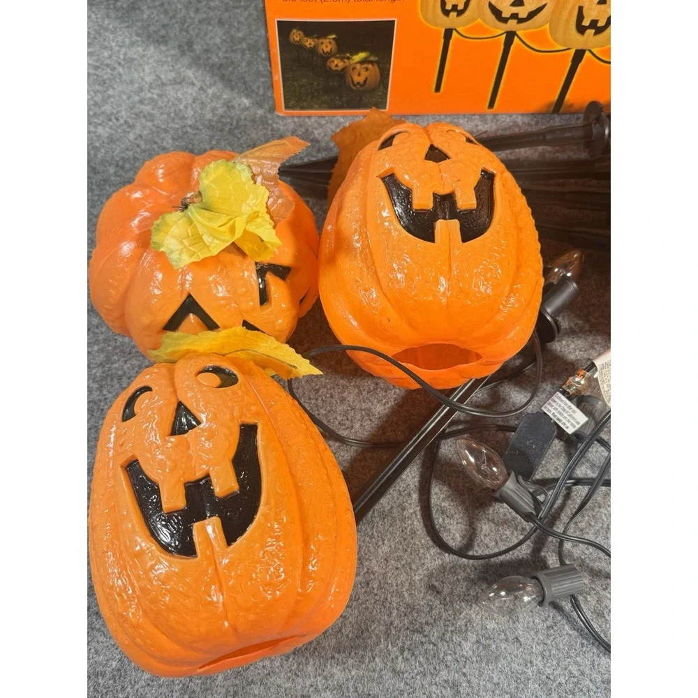 Halloween Pumpkin Blow Mold Lawn Stakes 5 Count Light Set Indoor/Outdoor Vintage